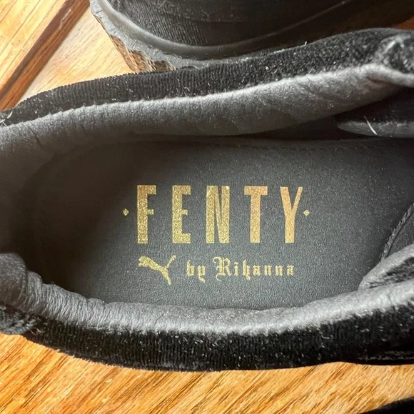 Puma X Fenty Rihanna Creeper Black on Black Velvet  (Never Worn) - Picture 6 of 14